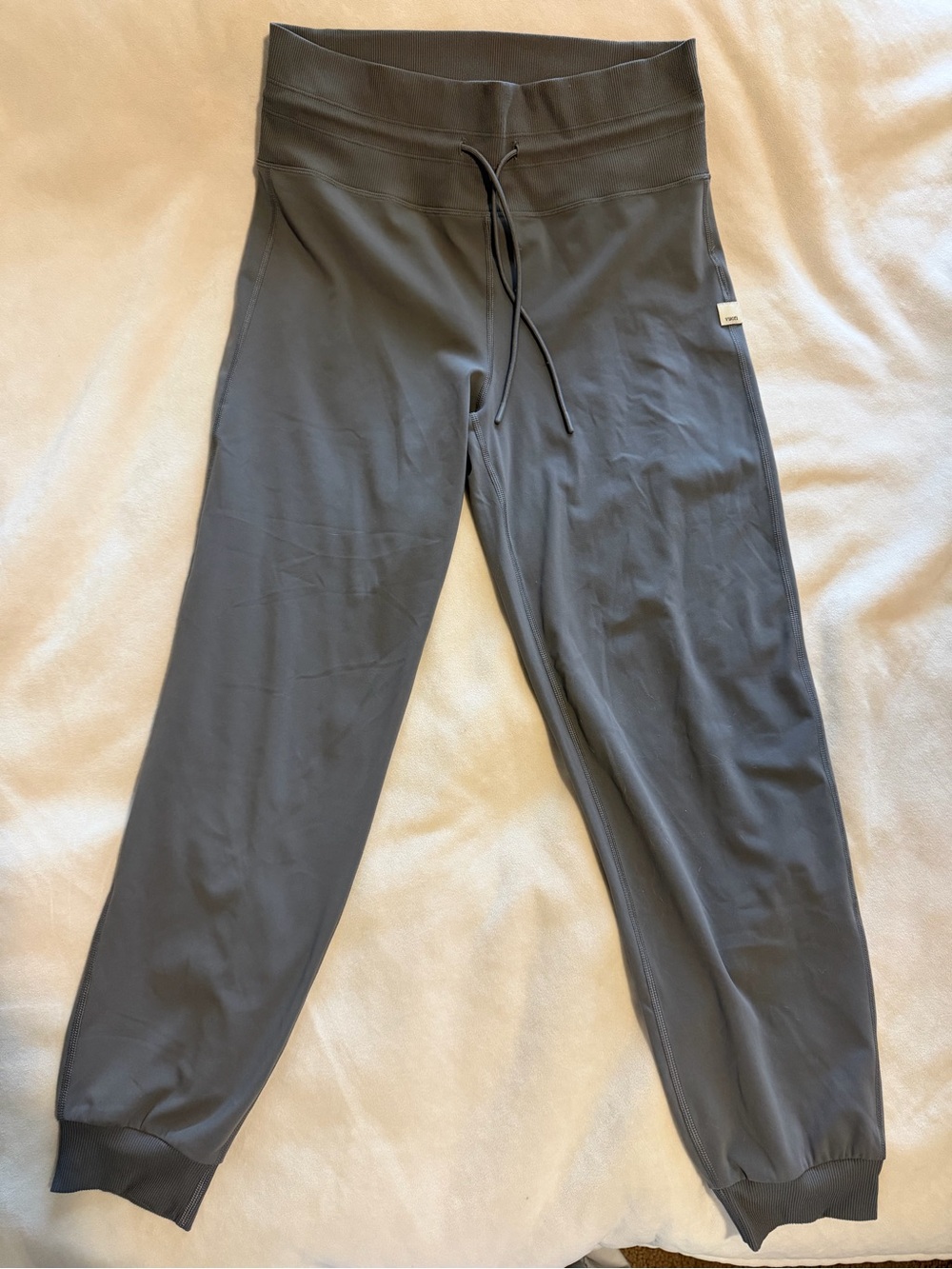 Vuori Women's Daily Jogger - Picture 3 of 6
